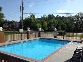 Econo Lodge Inn & Suites Ocean Springs Biloxi