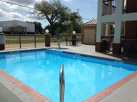 Econo Lodge Inn & Suites Ocean Springs Biloxi