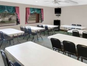 Super 8 by Wyndham Ocean Springs Biloxi