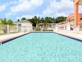 Super 8 by Wyndham Ocean Springs Biloxi