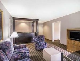 Super 8 by Wyndham Oxford