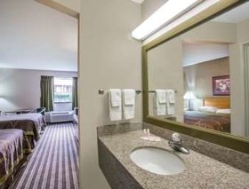 Super 8 by Wyndham Oxford