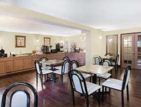 Super 8 by Wyndham Oxford