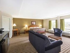 Super 8 by Wyndham Oxford