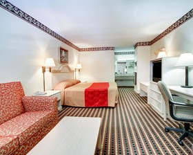 Econo Lodge Pearl