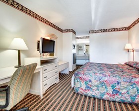 Econo Lodge Pearl