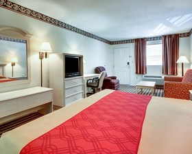 Econo Lodge Pearl