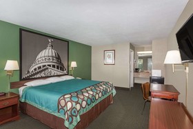 Super 8 by Wyndham Pearl/Jackson/East