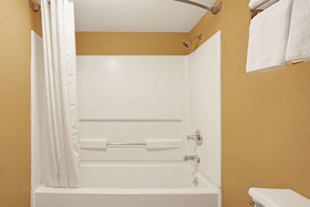 Super 8 by Wyndham Pearl/Jackson/East