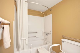 Super 8 by Wyndham Pearl/Jackson/East