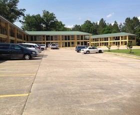 Super 8 by Wyndham Picayune