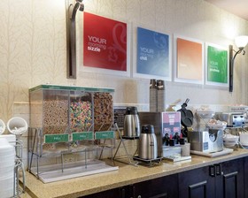 Russell Inn and Suites