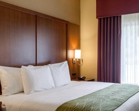 Russell Inn and Suites