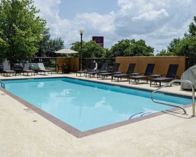 Russell Inn and Suites