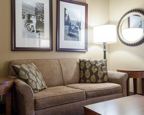 Russell Inn and Suites