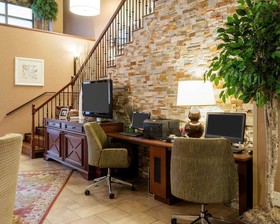 Russell Inn and Suites