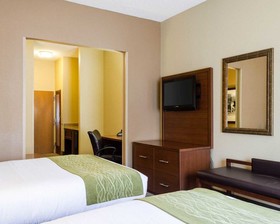 Russell Inn and Suites