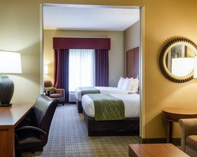 Russell Inn and Suites