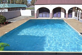 Days Inn & Suites by Wyndham Starkville