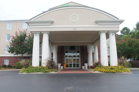 Holiday Inn Express & Suites Starkville