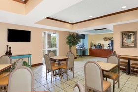 Starkville Inn & Suites