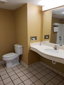 Starkville Inn & Suites