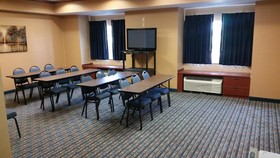 Starkville Inn & Suites