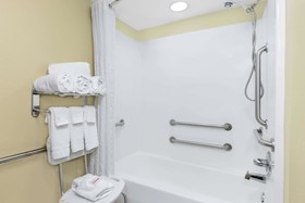 Starkville Inn & Suites