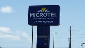 Starkville Inn & Suites