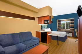 Starkville Inn & Suites