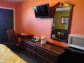 Royal Inn and Suites
