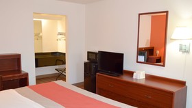 Super 7 Inn By OYO Tupelo Hwy 178