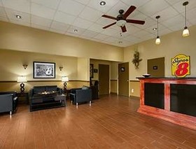 Super 8 by Wyndham Tupelo Airport
