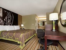 Super 8 by Wyndham Tupelo Airport