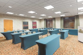 Spark by Hilton Tupelo