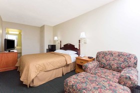Days Inn & Suites by Wyndham Vicksburg