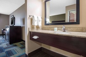 Quality Inn & Suites Arnold – St Louis