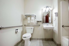 Quality Inn & Suites Arnold – St Louis
