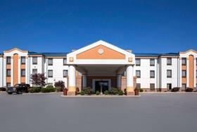 Quality Inn & Suites Arnold – St Louis