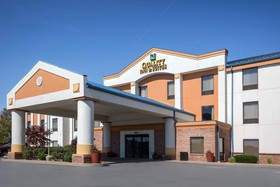 Quality Inn & Suites Arnold – St Louis