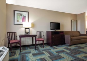 Quality Inn & Suites Arnold – St Louis