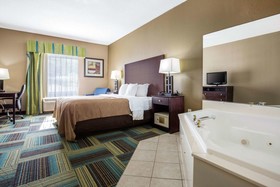 Quality Inn & Suites Arnold – St Louis