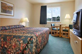 Super 8 by Wyndham Ava