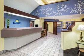 Days Inn by Wyndham Blue Springs