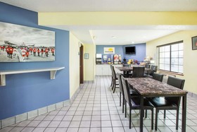 Days Inn by Wyndham Blue Springs