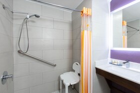 La Quinta Inn & Suites by Wyndham Blue Springs