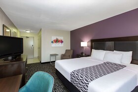 La Quinta Inn & Suites by Wyndham Blue Springs