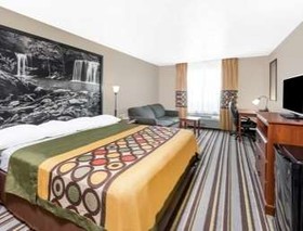 Super 8 by Wyndham Bolivar