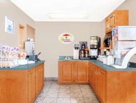 Super 8 by Wyndham Bolivar