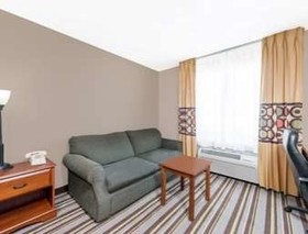 Super 8 by Wyndham Bolivar